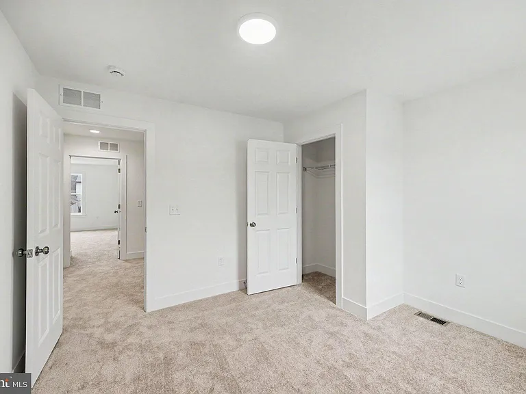 104 Madison Dr — Photo 21