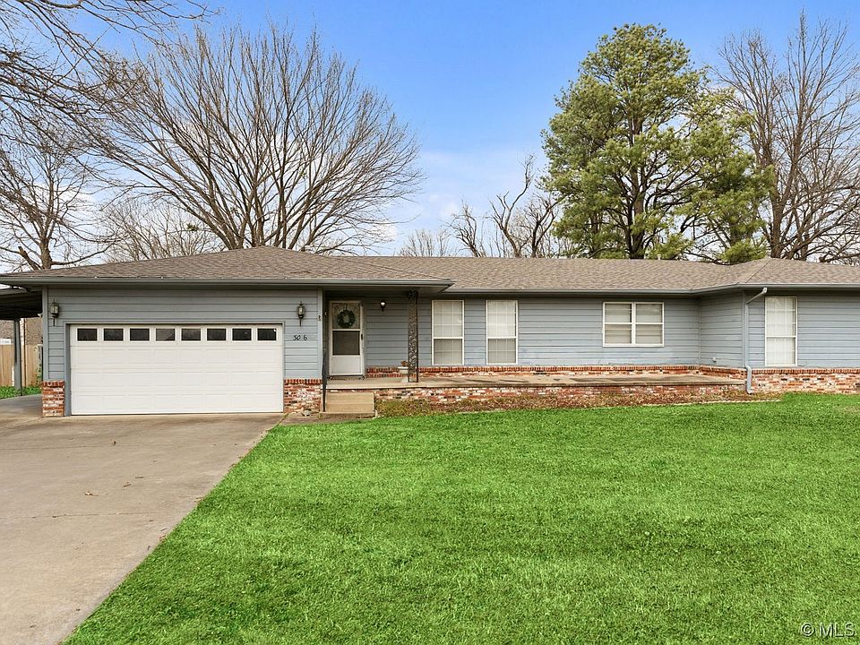 1st image of 306 E Blue Starr Dr