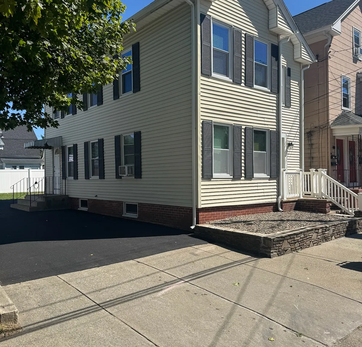 37 Harris Ave - 2 — Photo 1