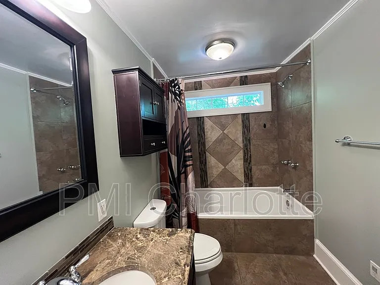 1525 Browns Ave — Photo 16