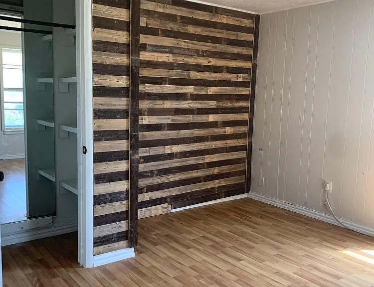 9405 E FM 174 — Photo 27
