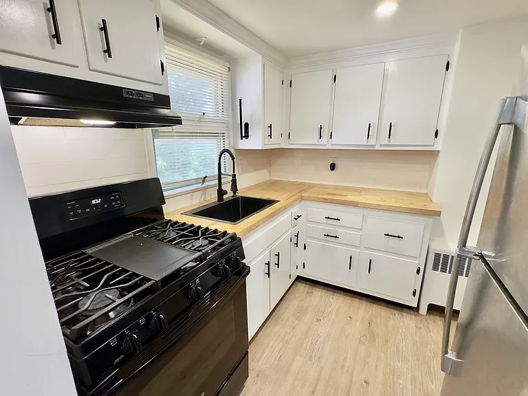 35 Summit Ave #2 — Photo 3