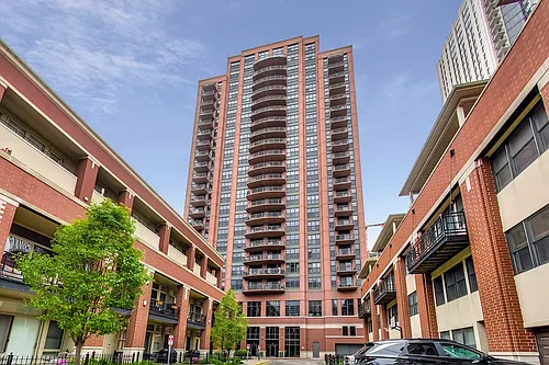 330 N Jefferson St #801 Photo 1