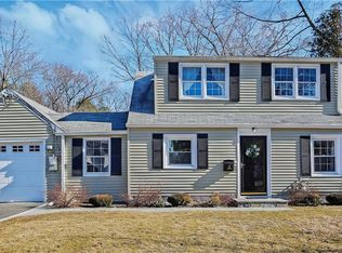15 Barmore Dr, Stamford, CT 06905