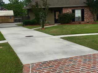 9300 Rue De Benoit, Denham Springs, LA 70706