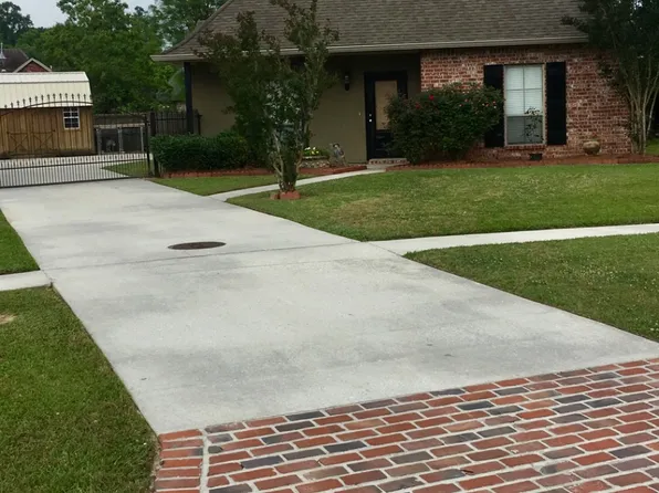 9300 Rue De Benoit, Denham Springs, LA 70706