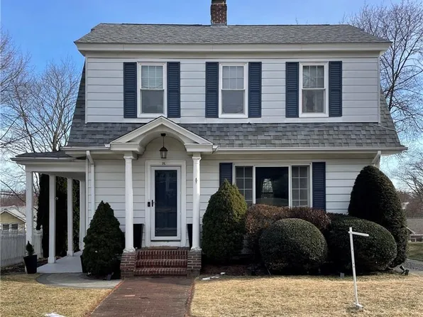 15 Fairmount Ave, Lincoln, RI 02865