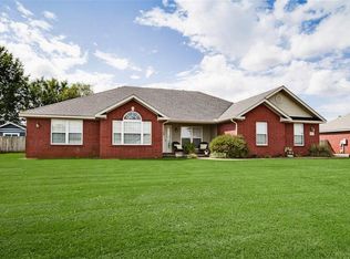 249 W Pine Meadow Dr, Farmington, AR 72730