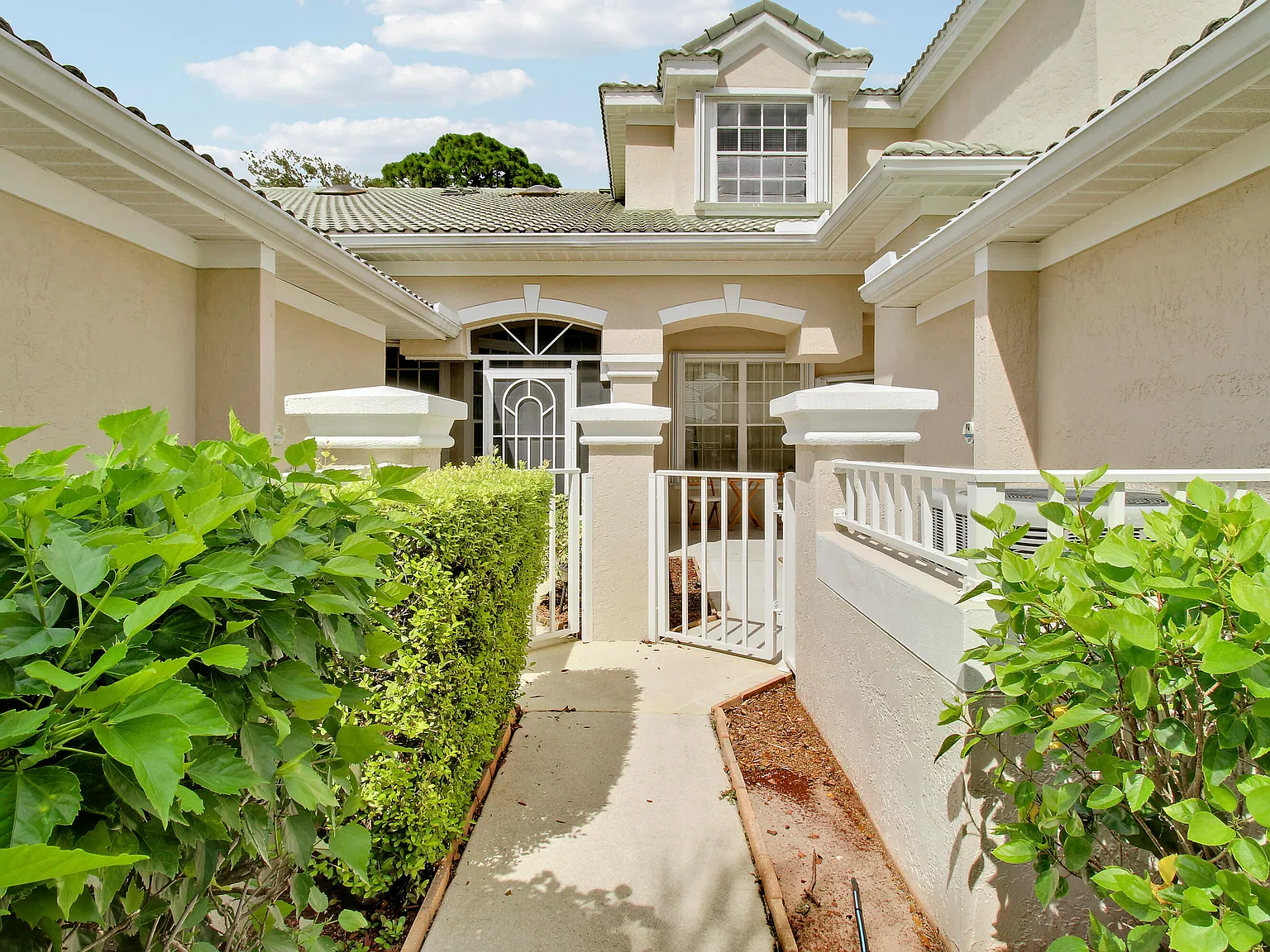 2 bed, 2.0 bath, 1454 sqft, $2,550 — Photo 3