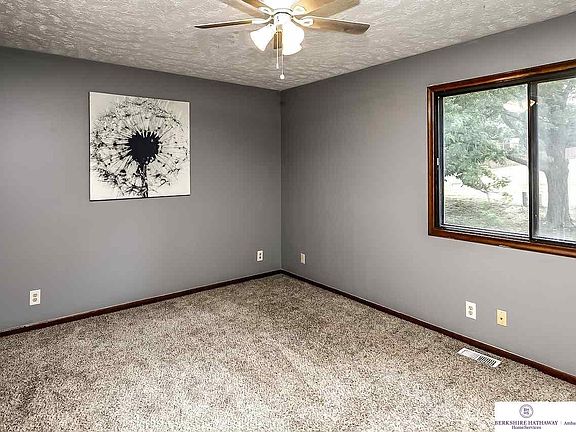 4th image of 5728 N 114th St
