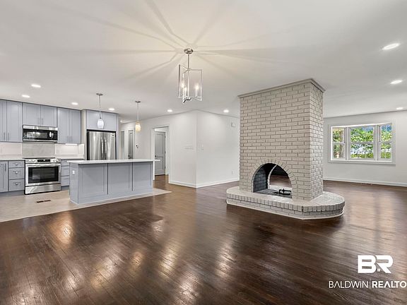 3rd image of 211 N Dobson Ave