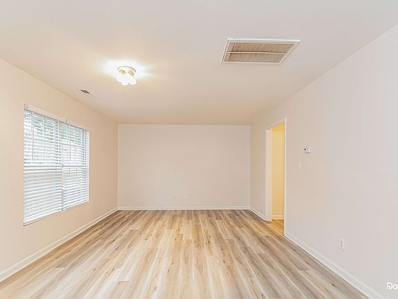 3rd image of 2855 Filbert St