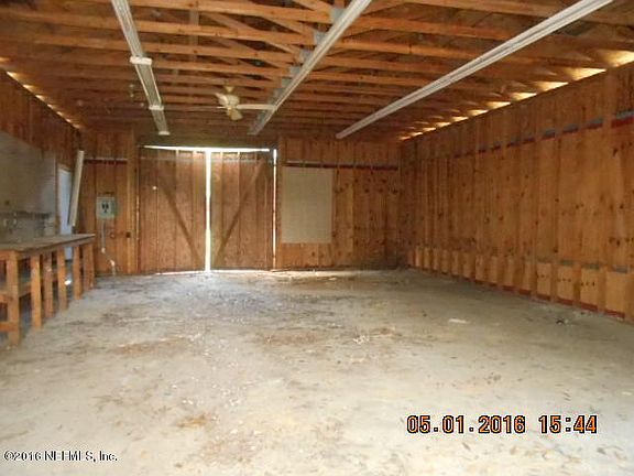 4th image of 1390 Carvill Ave