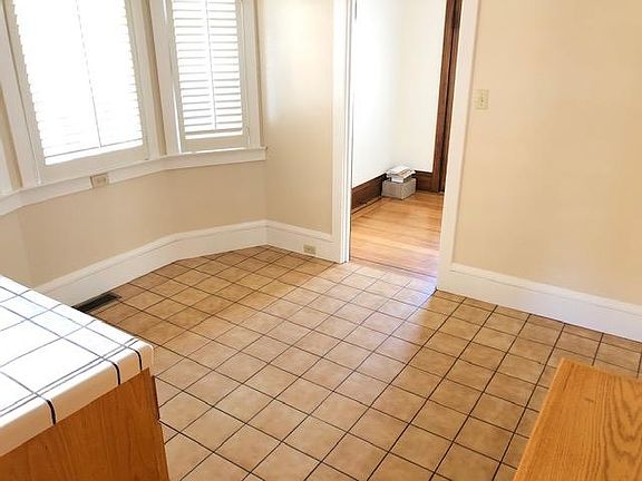 4th image of 122 Granville Way