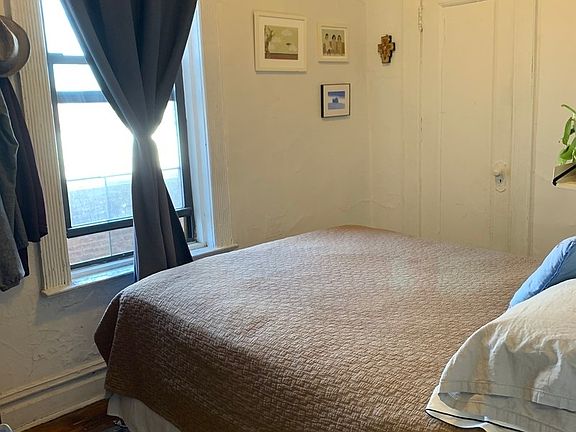 5th image of 311 8th St #3B
