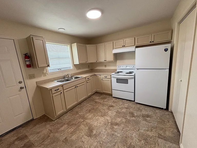 1815 S Erie Ave #1-4 — Photo 4