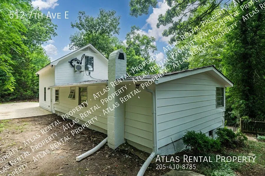Appliances Included! 3 Bedroom Beauty! — Photo 4