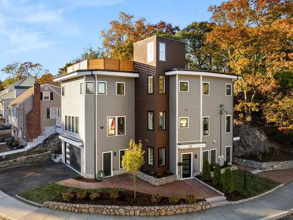 28 Fells Avenue Ter, Medford, MA 02155
