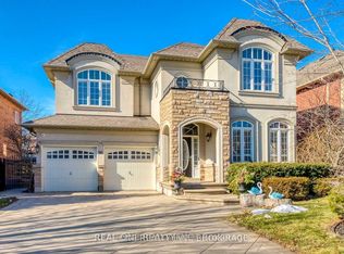 96 Spring Azure Cres, Oakville, ON L6L6V8