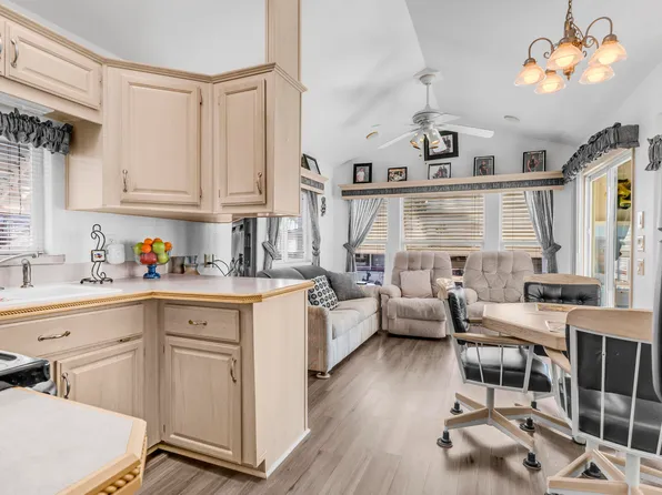 632 HAWKS EYE Drive #632, Apache Junction, AZ 85119