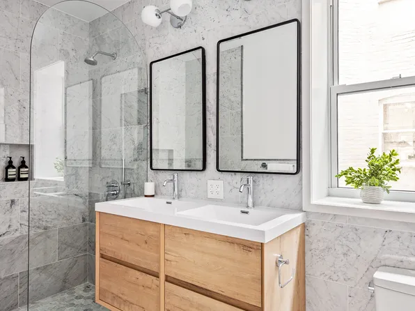 744 Park Place image 9 of 11