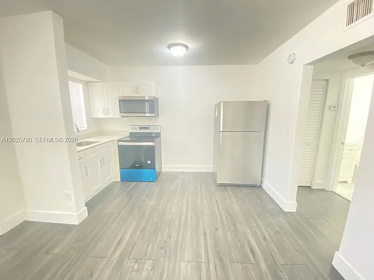 2150 NW 24th St #2 — Photo 2