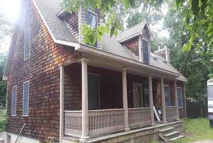 1st image of 107 Gardiner Ave