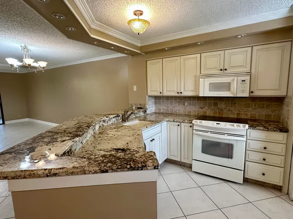 2238 N Cypress Bend Drive #405, Pompano Beach, FL 33069