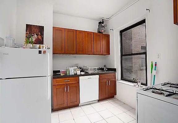 5th image of 131 Central Park Unit 5E