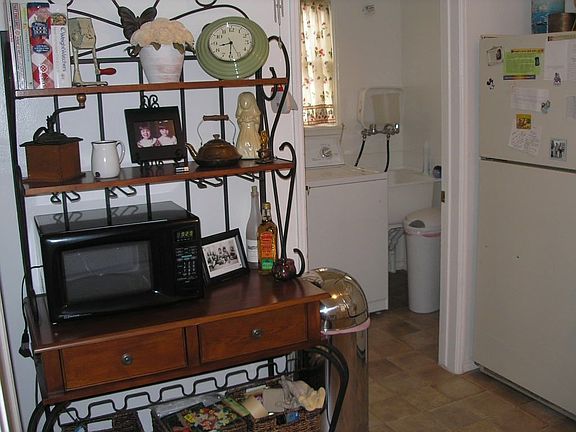 Kitchen & Laundry Room