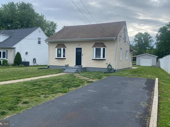 54 Cedar St, Pennsville, NJ 08070