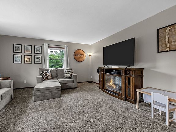 4th image of 2179 Coldstream Ave NE