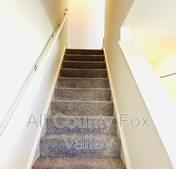 1480 Yosemite Way — Photo 6