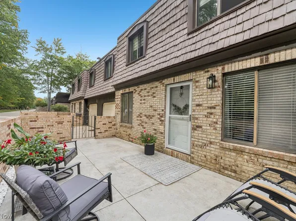 727 Tollis Pkwy, Broadview Heights, OH 44147