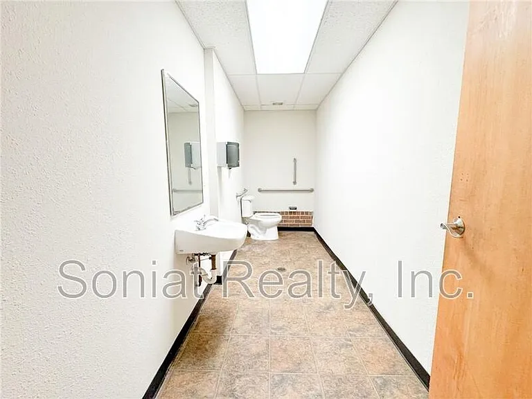 2658 Ursulines Ave — Photo 5