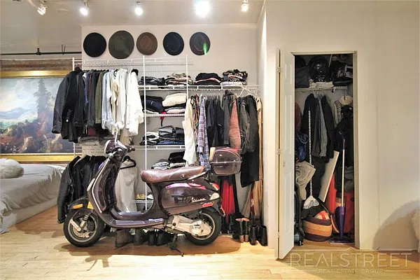 Rented by Real Street Inc | media 12