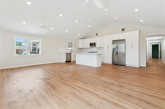 725 Macarthur Ave — Photo 3