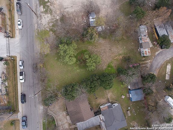 2nd image of 526 E Sayers Ave