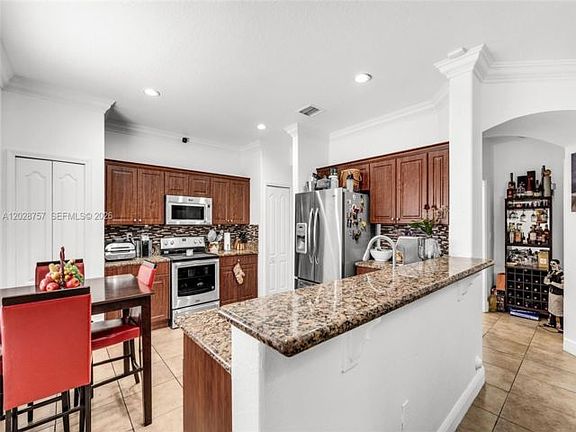 4th image of 16610 SW 57th Ln