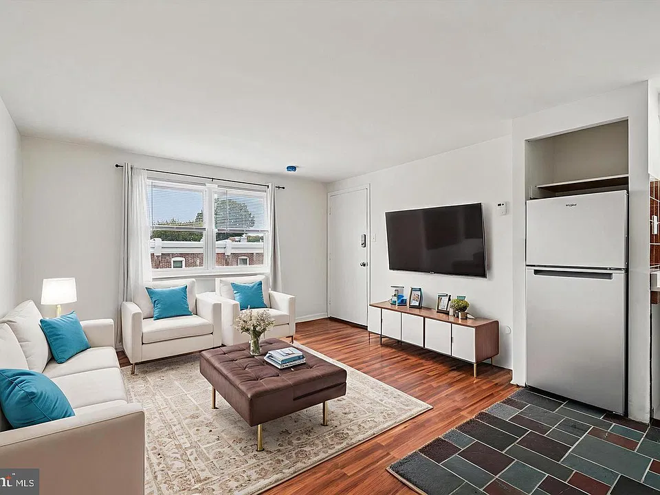 409 Naomi St #2