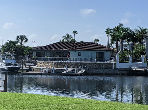 3205 Seaway Dr