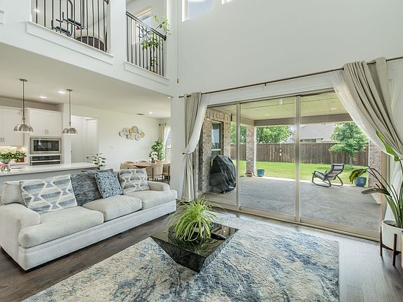 2nd image of 1301 Cypress Ct
