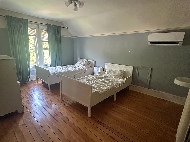 Upstairs bedroom #3