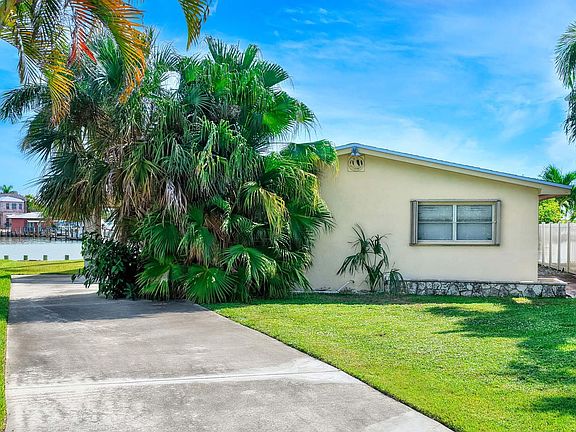 2nd image of 129 E Pago Pago Dr