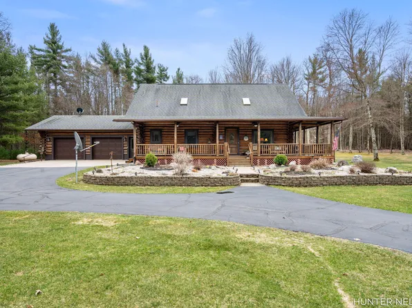 5055 S Newcosta Ave, Newaygo, MI 49337