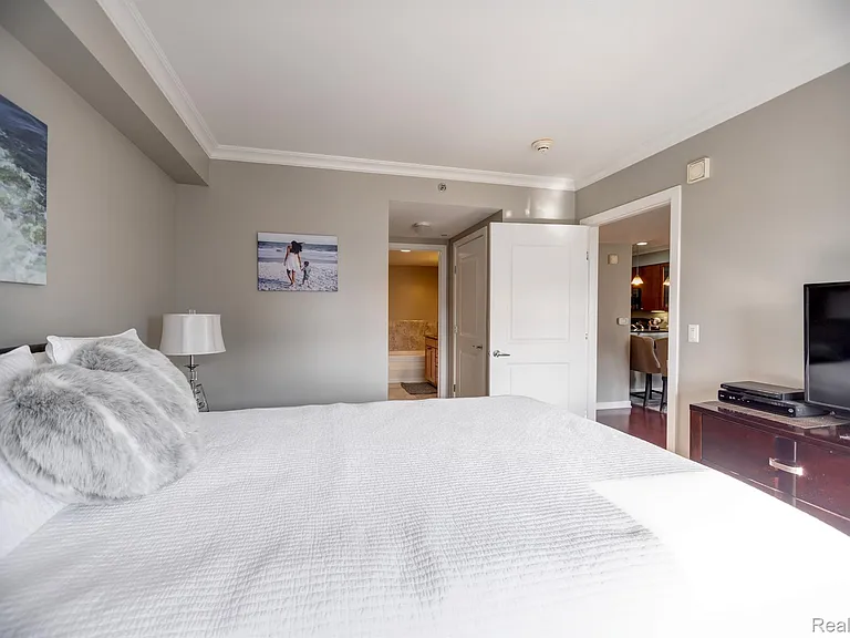 1135 Shelby St #2605 — Photo 23