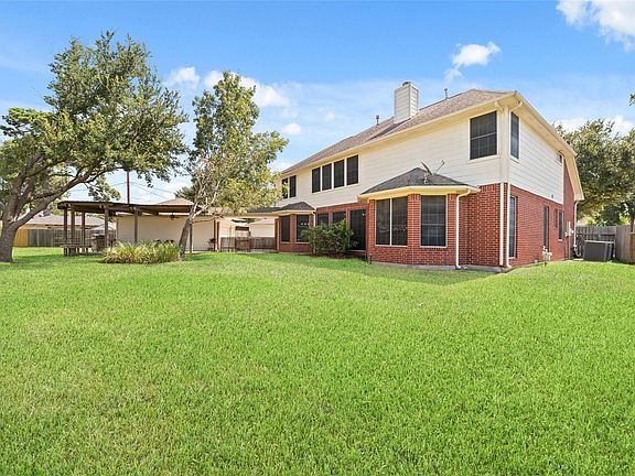 4th image of 20423 Forest Dr