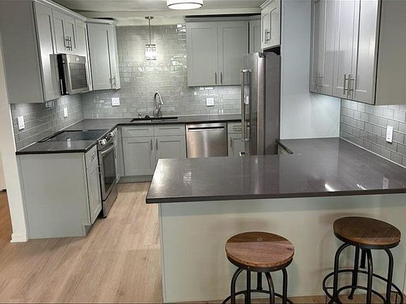 5th image of 4515 Headwood Dr APT 1