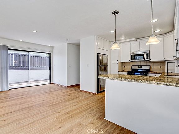 5th image of 1418 26th St Unit 5
