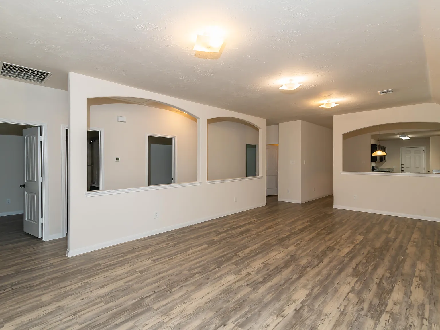 Evergreen Villas — Photo 2